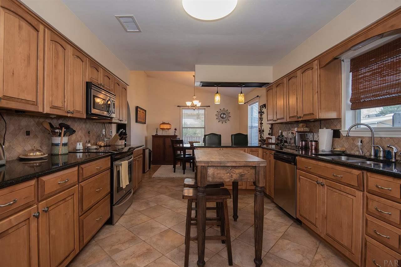 3225 Copper Ridge Circle Cantonment, FL 32533 - Photo 10 of 36 Gallery Image 10