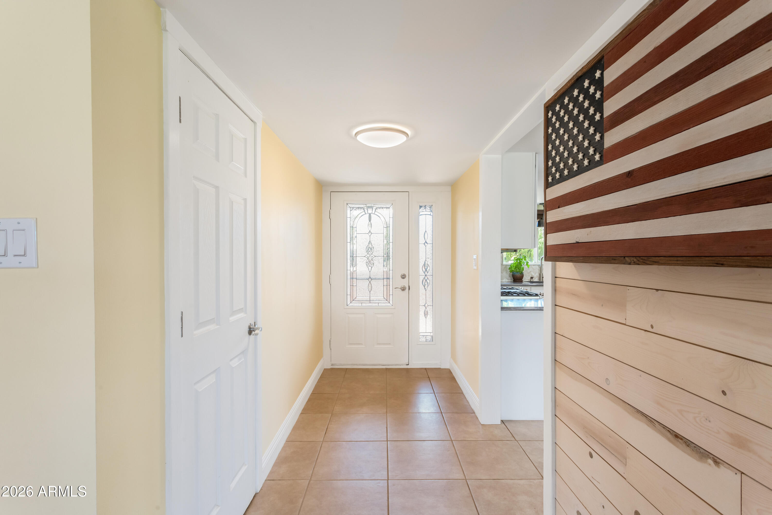 805 Suffolk Road Sierra Vista, AZ 85635 - Photo 9 of 49 front entry way