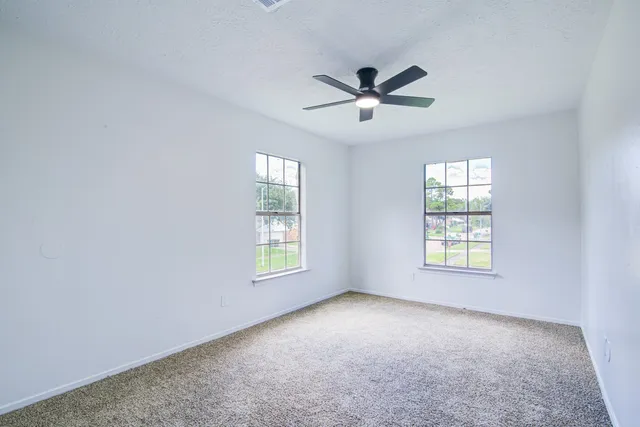 $289,000 | 402 Tresvant Drive, Webster, TX 77598