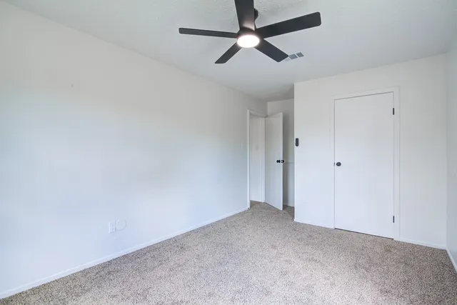 $289,000 | 402 Tresvant Drive, Webster, TX 77598