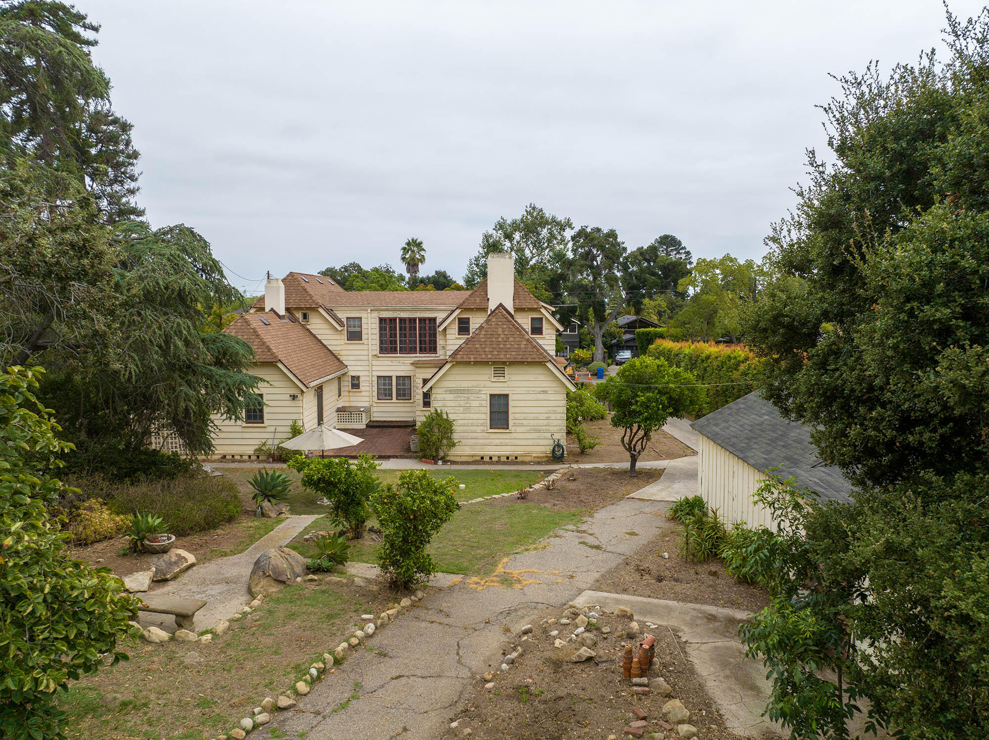 321 East Islay Street Santa Barbara, CA 93101 - Photo 9 of 27 Aerial backyard - 321 E Islay St 93101
