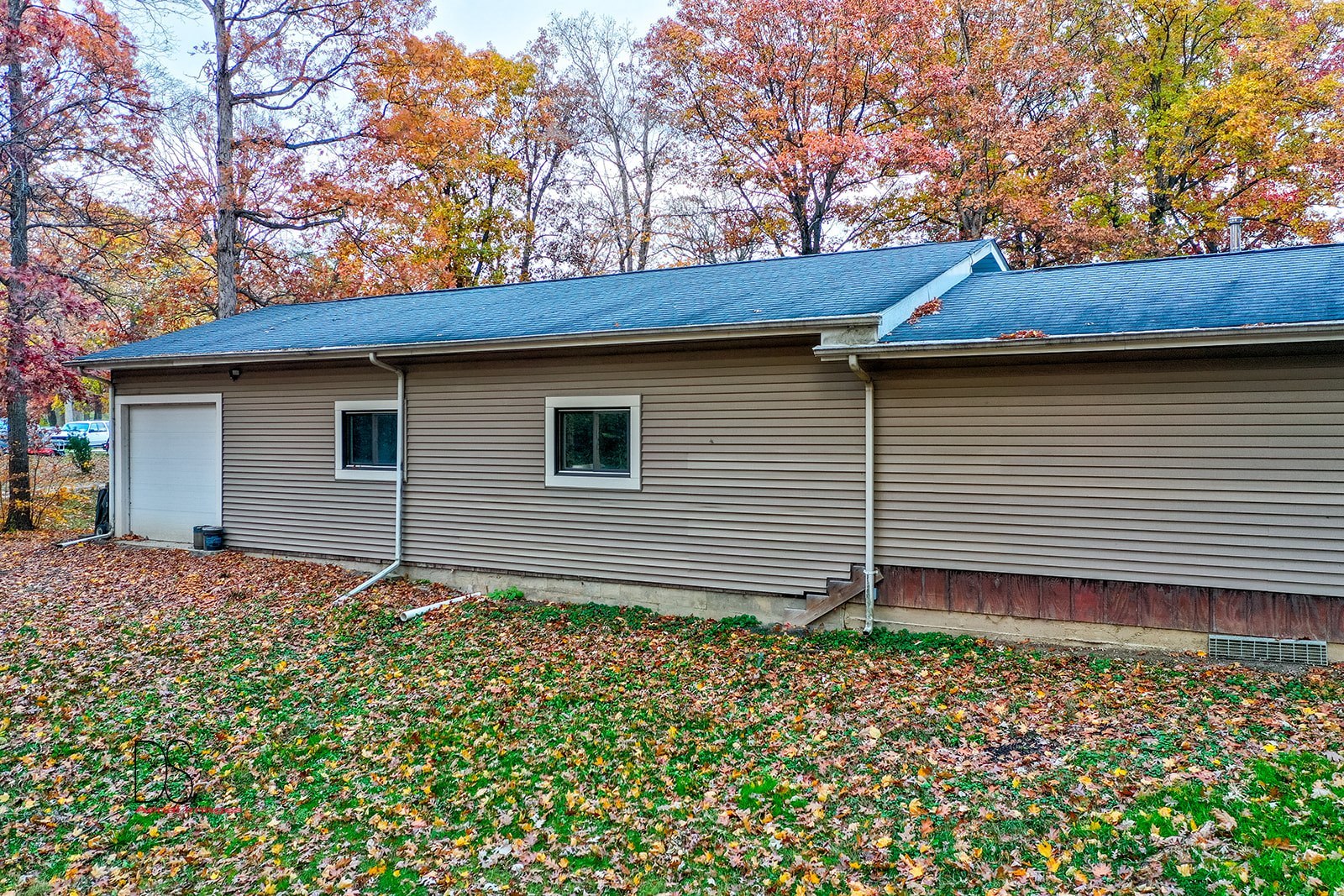 2863 East 2575th Road Marseilles, IL 61341 - Photo 13 of 37 a house with trees in the background