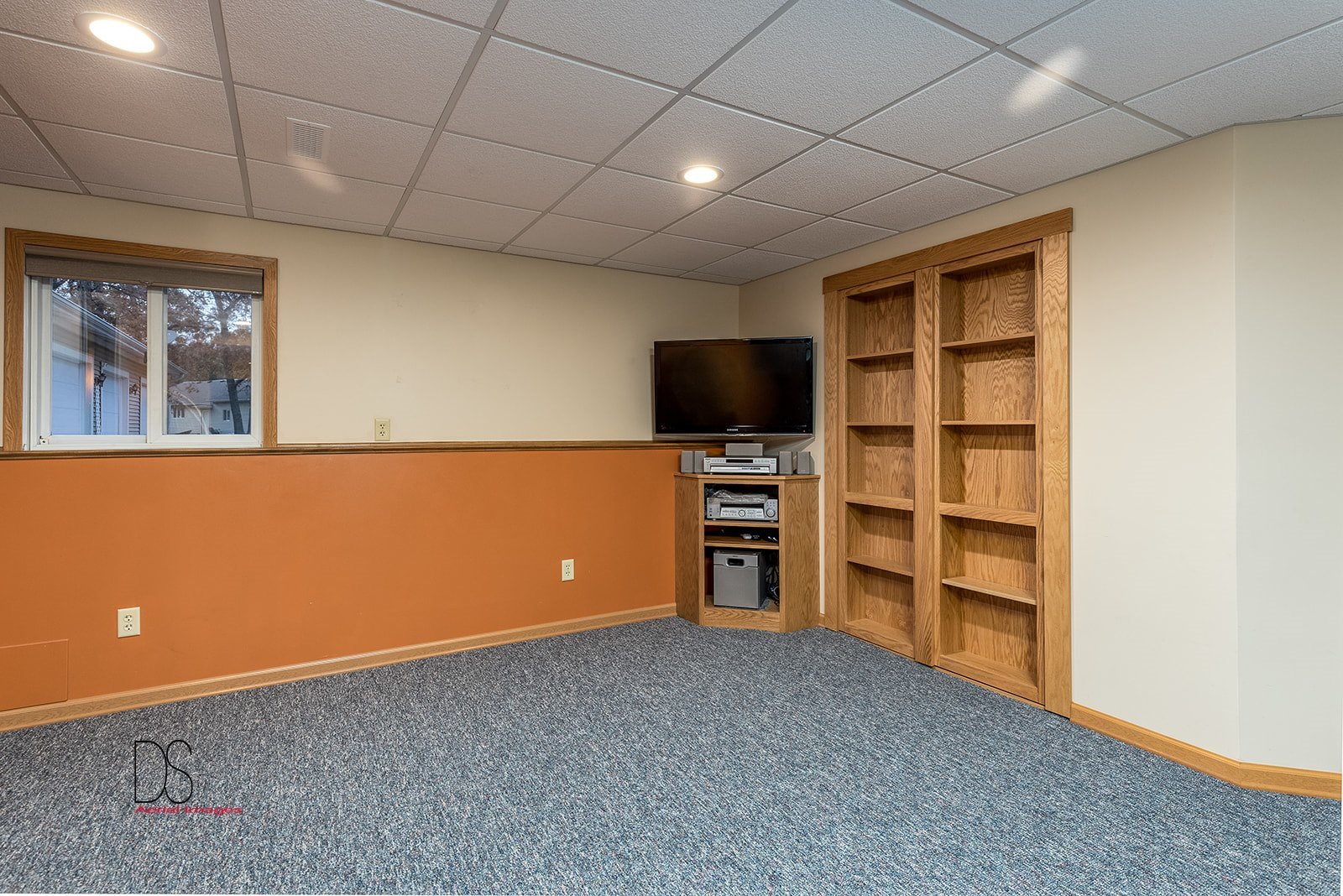 2863 East 2575th Road Marseilles, IL 61341 - Photo 22 of 37 a view of a livingroom with an empty space and a window