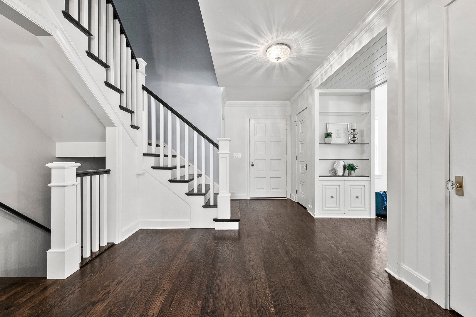 628 South County Line Road Hinsdale, IL 60521 - Photo 4 of 55