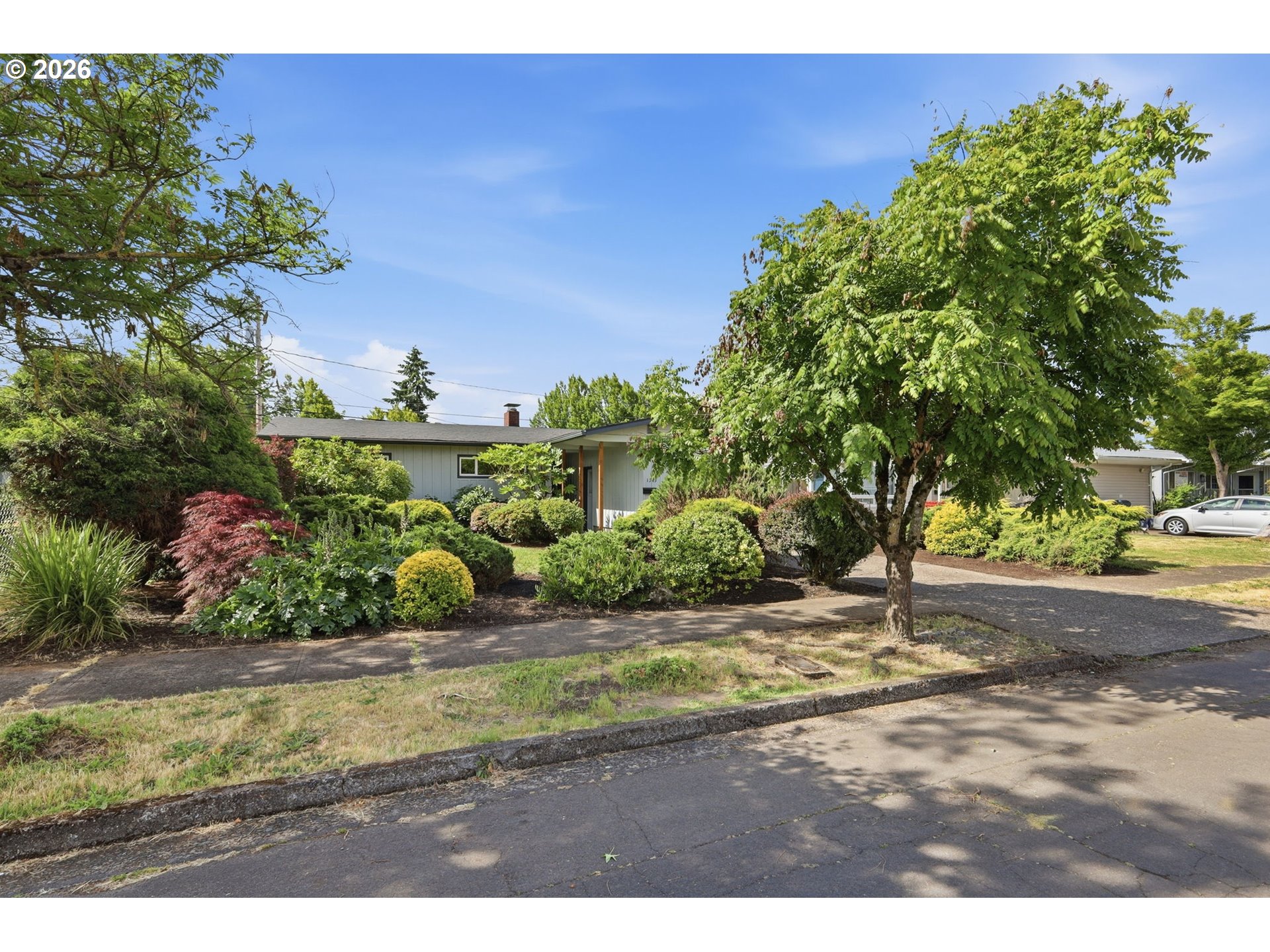 1343 Quinalt Street Springfield, OR 97477 - Photo 2 of 28