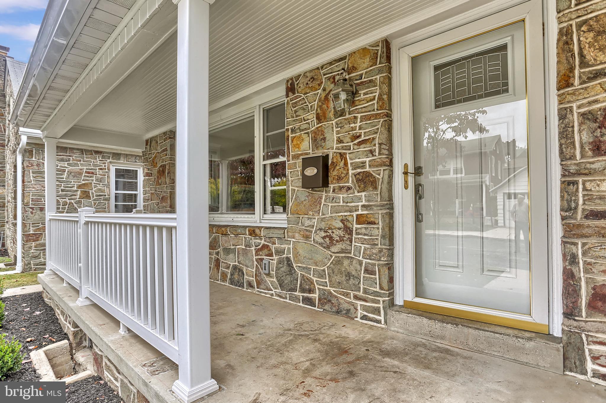 215 South East Street Spring Grove, PA 17362 - Photo 2 of 46