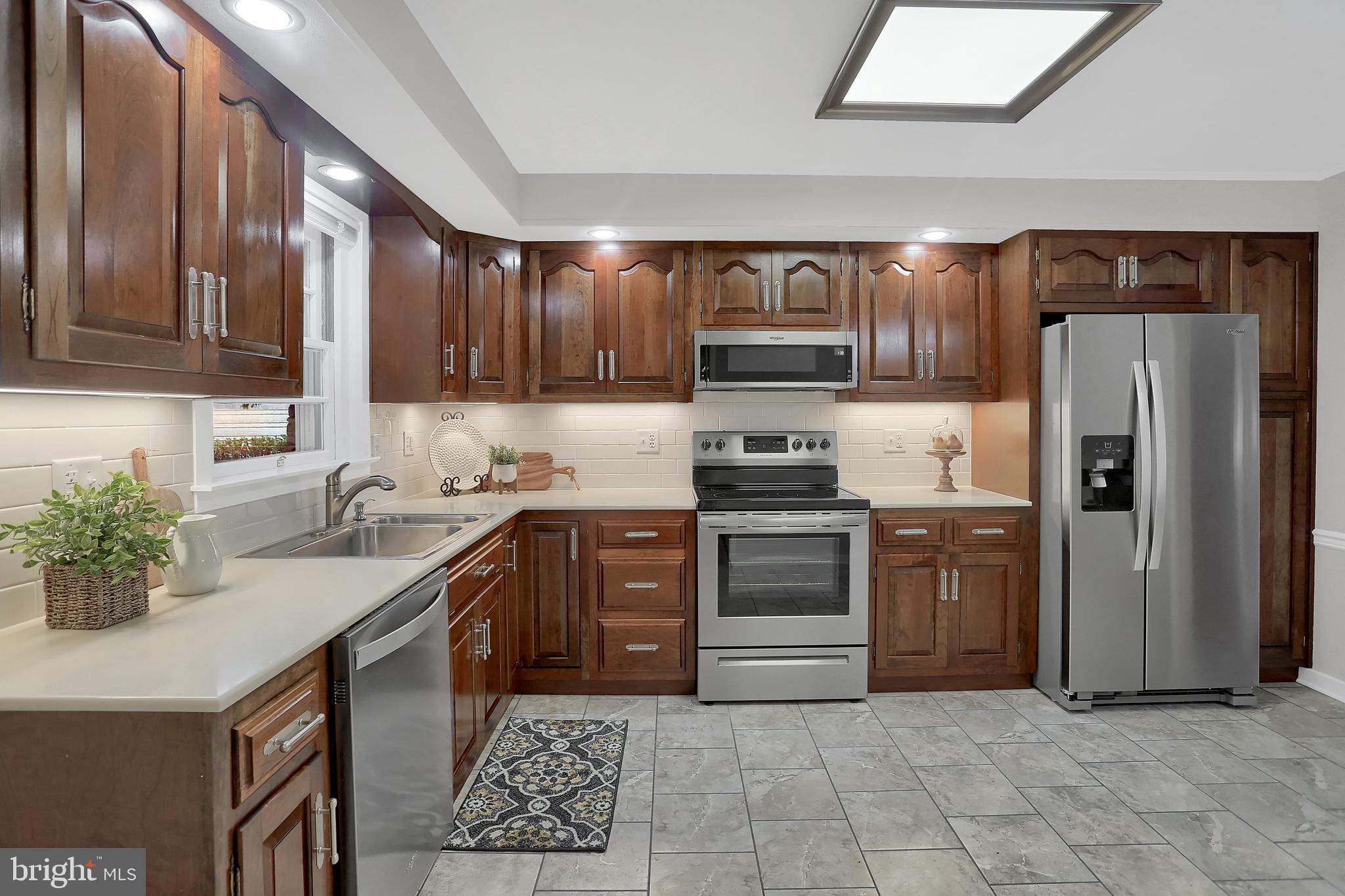 215 South East Street Spring Grove, PA 17362 - Photo 9 of 46