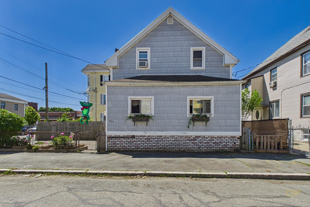 7 Wayne Street Fairhaven, MA 02719 - Photo 3 of 29