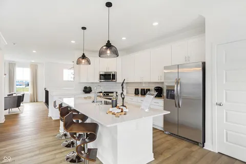 $425,000 | 9335 Clarendon Drive, Fishers, IN 46038