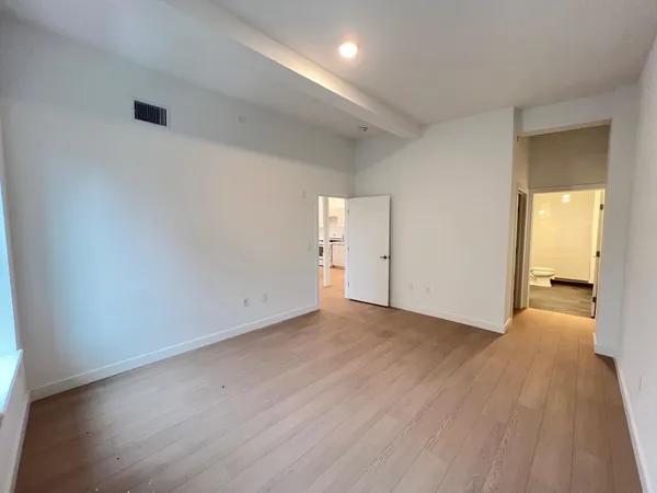 $7,200 | 141 Christopher Columbus Drive, Unit 4, Jersey City, NJ 07302