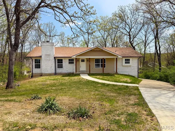 $369,900 | 9748 Lee Drive, Hillsboro, MO 63050