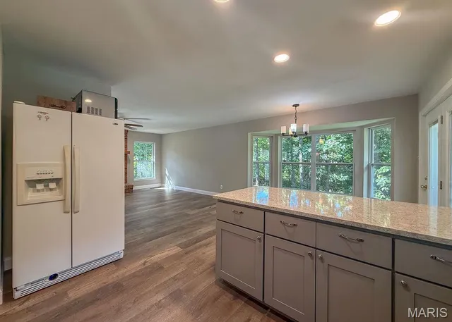 $389,900 | 9748 Lee Drive, Hillsboro, MO 63050