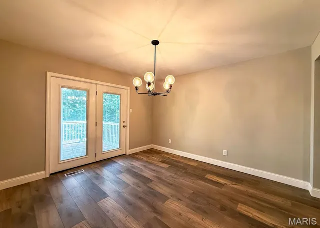 $389,900 | 9748 Lee Drive, Hillsboro, MO 63050