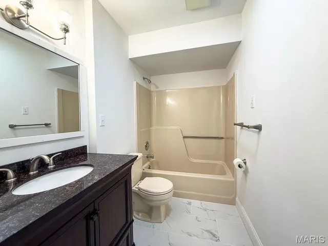 $389,900 | 9748 Lee Drive, Hillsboro, MO 63050