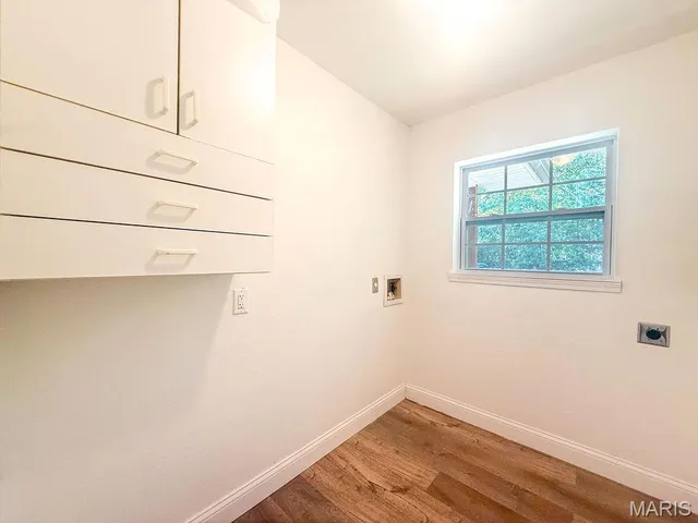 $389,900 | 9748 Lee Drive, Hillsboro, MO 63050