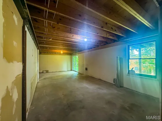 $389,900 | 9748 Lee Drive, Hillsboro, MO 63050