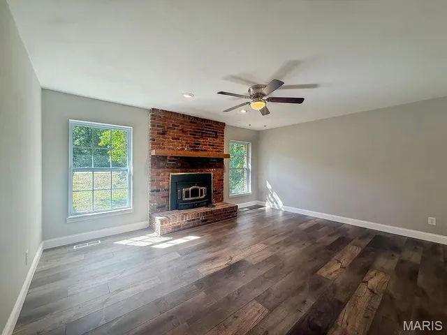 $389,900 | 9748 Lee Drive, Hillsboro, MO 63050