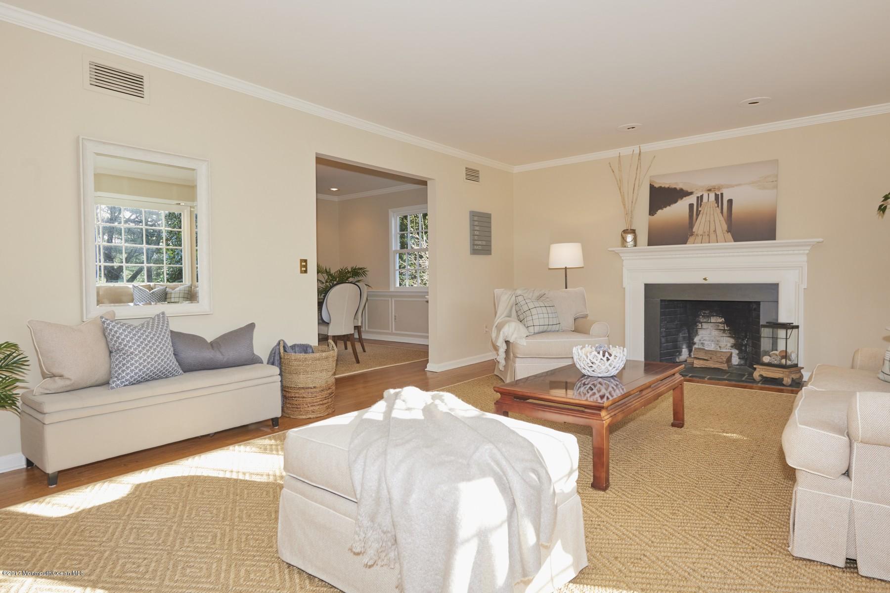 11 Riverside Drive Rumson, NJ 07760 - Photo 3 of 23 Living Room