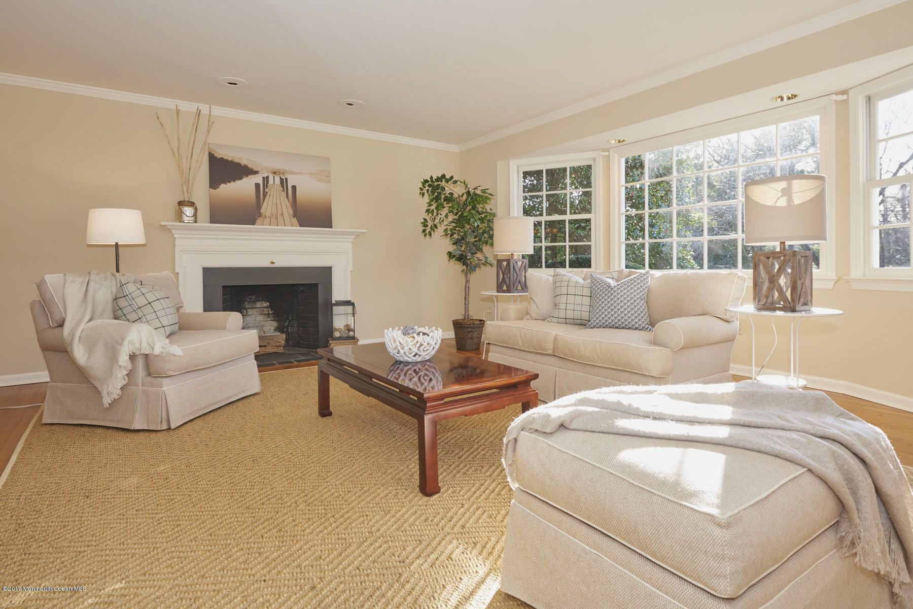 11 Riverside Drive Rumson, NJ 07760 - Photo 4 of 23 Living Room