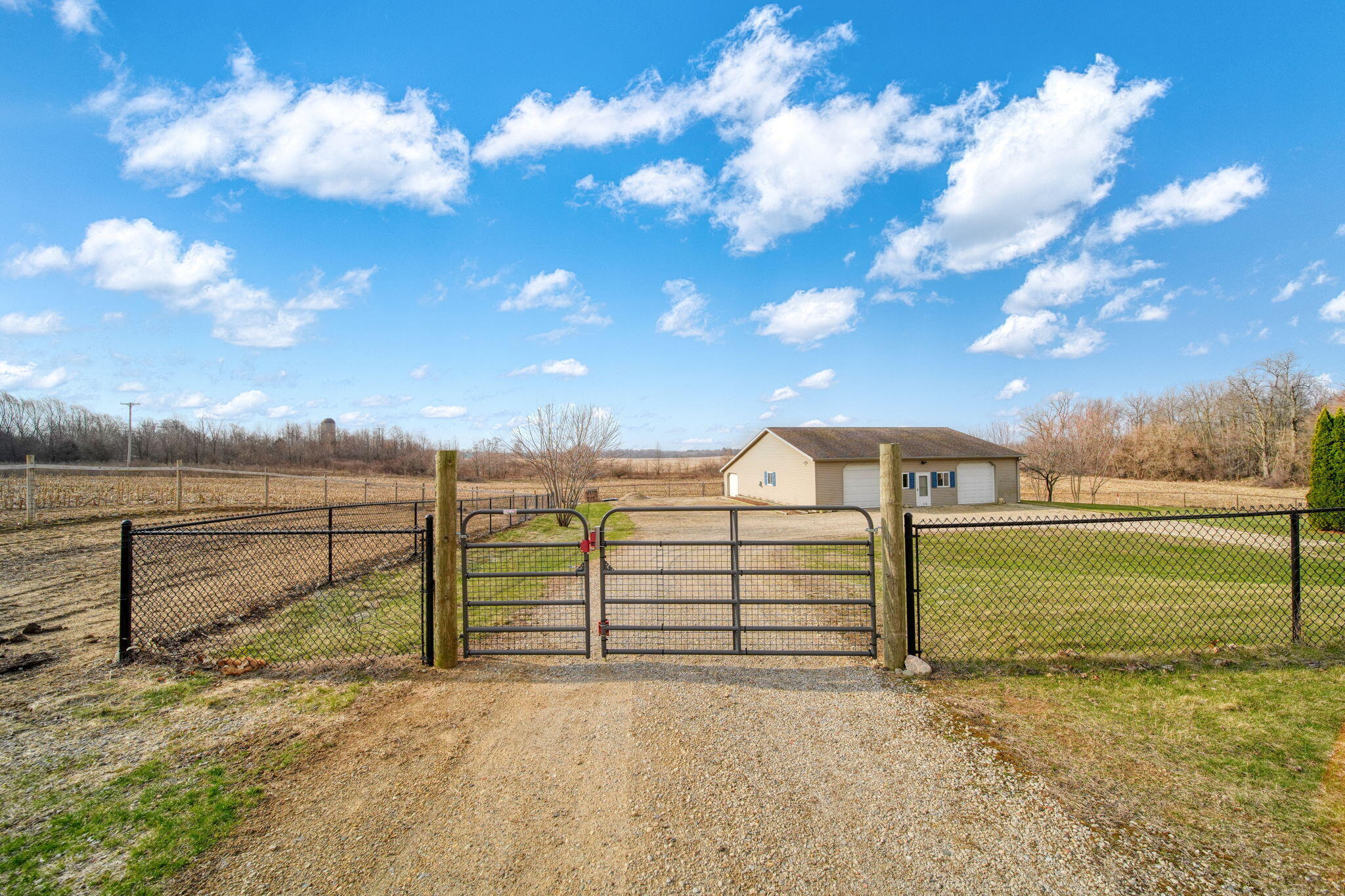 11323 Miner Road Parma, MI 49269 - Photo 14 of 65 gated-country-home-parma-mi.jpg