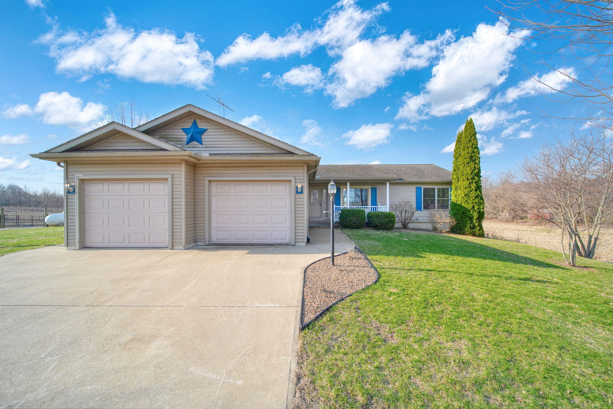 11323 Miner Road Parma, MI 49269 - Photo 2 of 65 parma-mi-home-miner.jpg