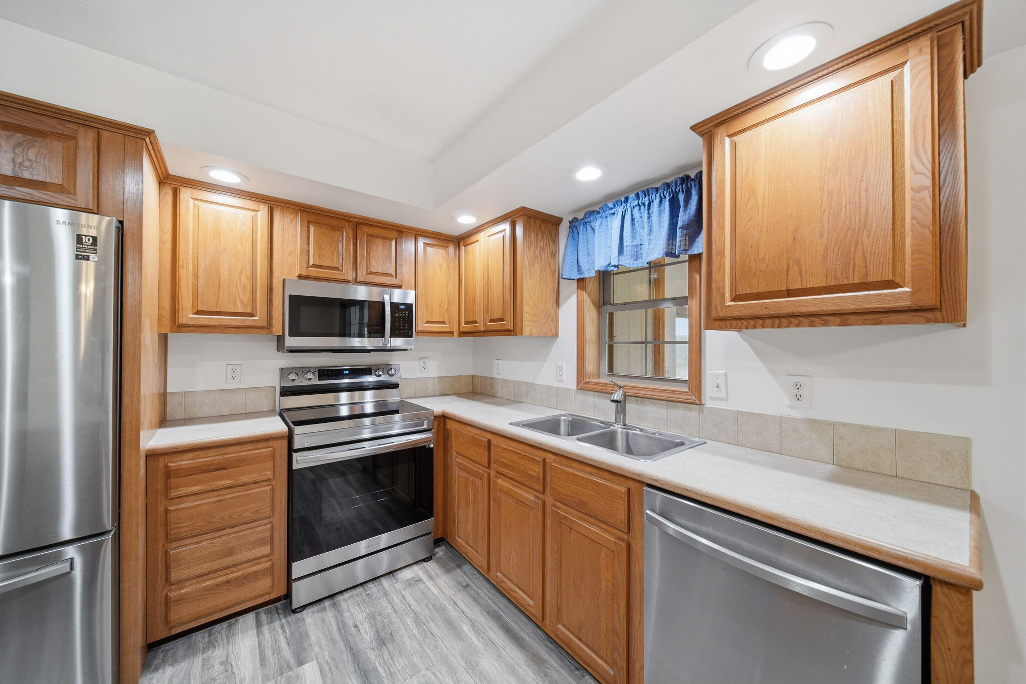 11323 Miner Road Parma, MI 49269 - Photo 26 of 65 new-kitchen-appliances-country-home.jpg