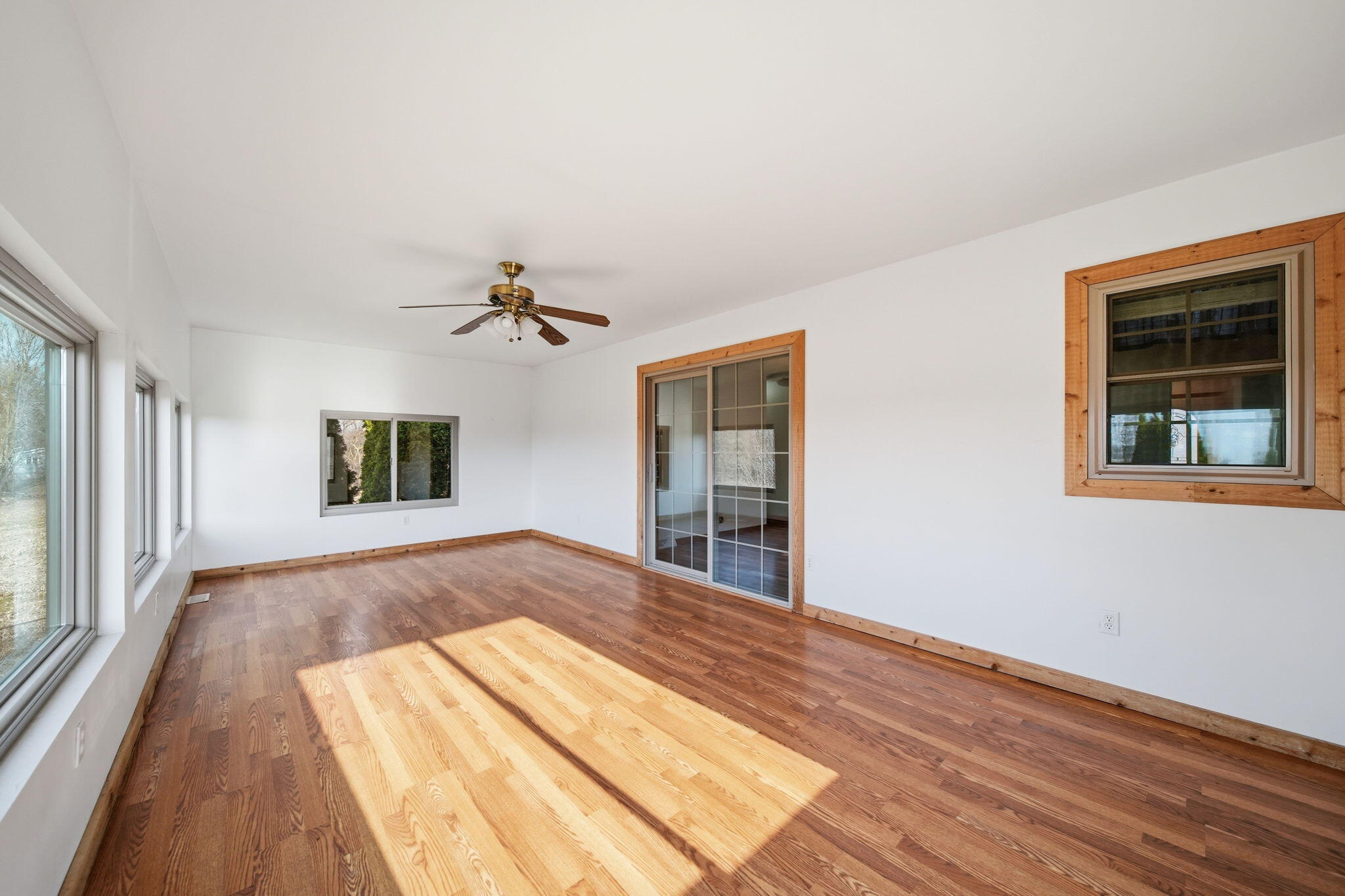 11323 Miner Road Parma, MI 49269 - Photo 30 of 65 sunroom-light.jpg