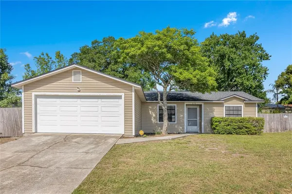 $342,000 | 370 North Lake Avenue, Apopka, FL 32703