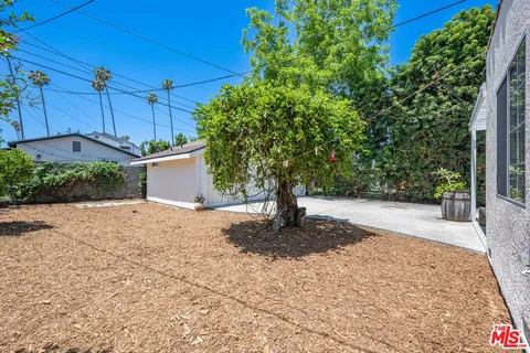 a view of outdoor space yard and patio