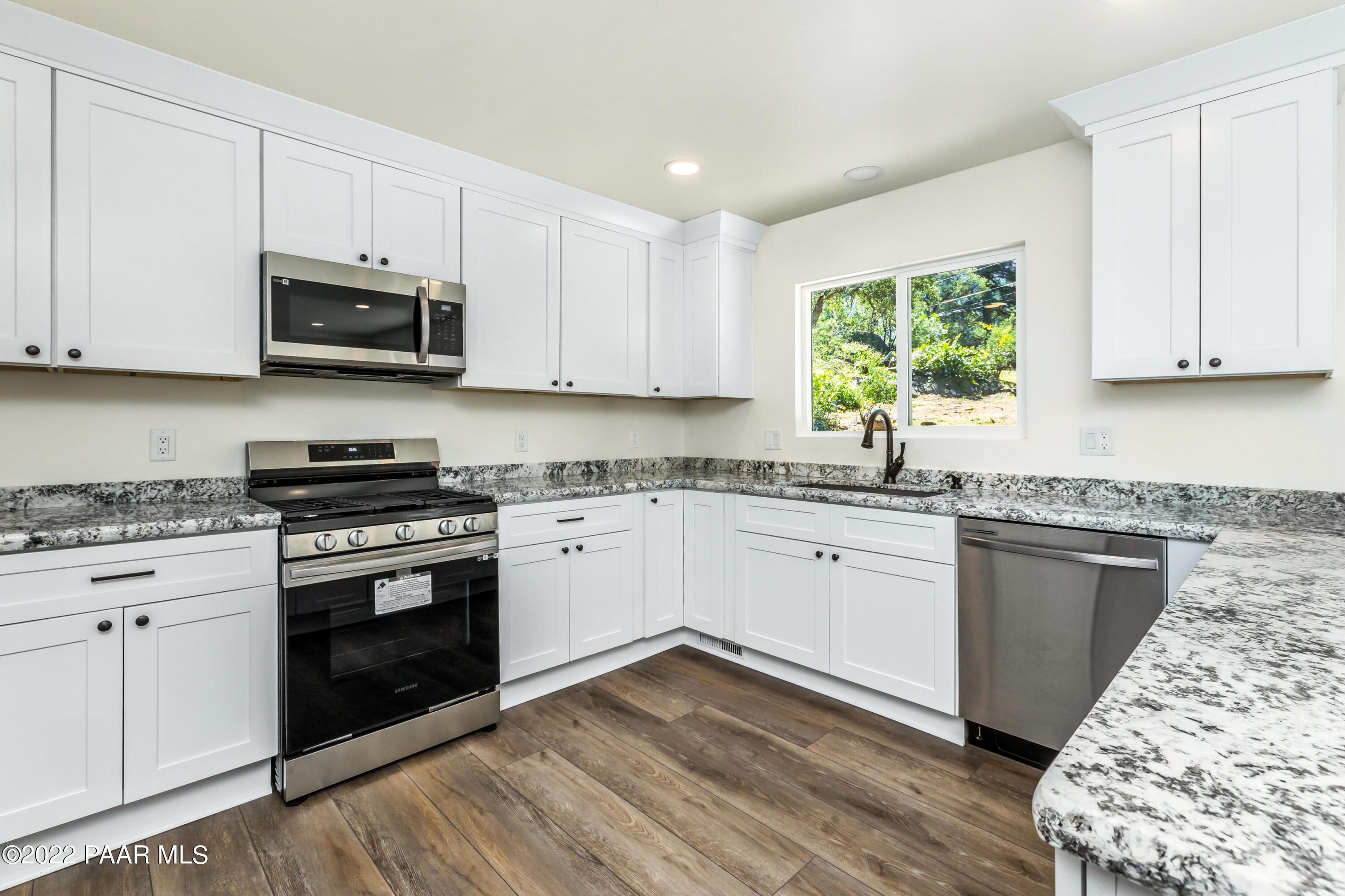 1233 Copper Basin Road Prescott, AZ 86303 - Photo 6 of 19 Kitchen