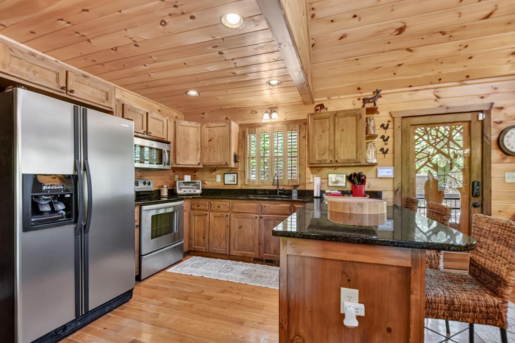 34 Dallas Lane Blue Ridge, GA 30513 - Photo 22 of 56 Kitchen