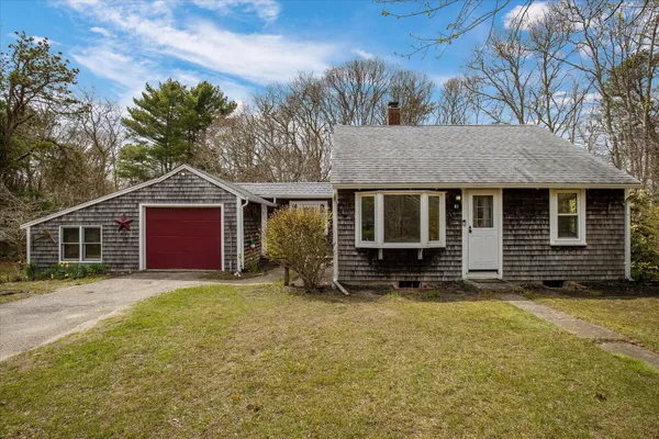 $640,000 | 61 Old Phinney's Lane, Barnstable, MA 02630