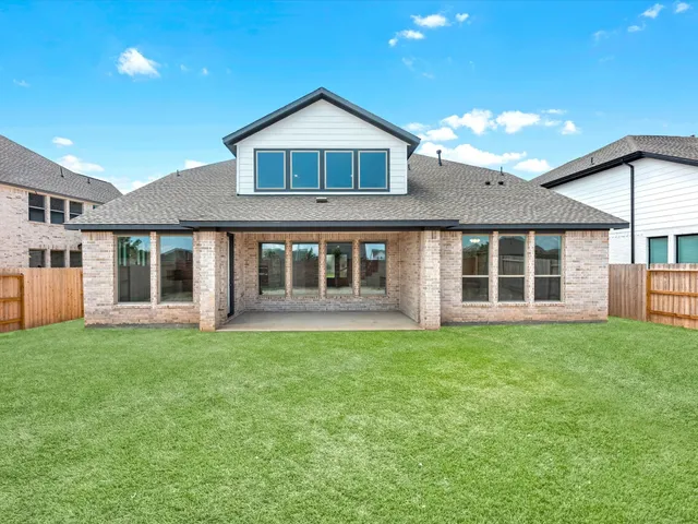 a sign that is on the side of the road