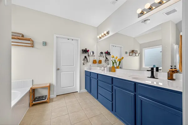 $293,000 | 12023 Powderhorn Lane, Pinehurst, TX 77362