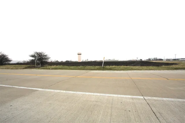 $2,400,000 | 760 Progress Parkway, LaSalle, IL 61301