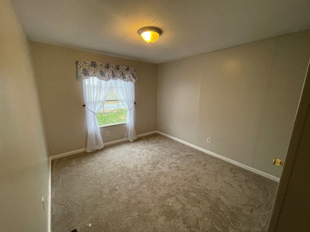 10 Cockerham Loop Galax, VA 24333 - Photo 14 of 19 Gallery Image 14