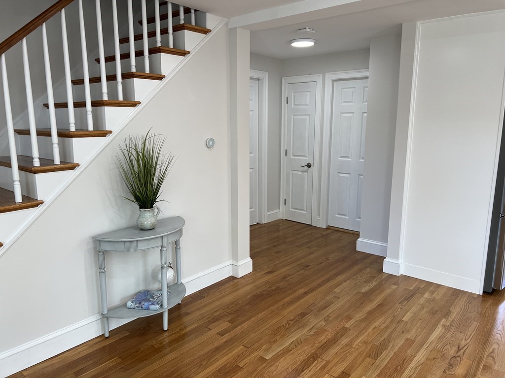 9 App Court Woburn, MA 01801 - Photo 5 of 38