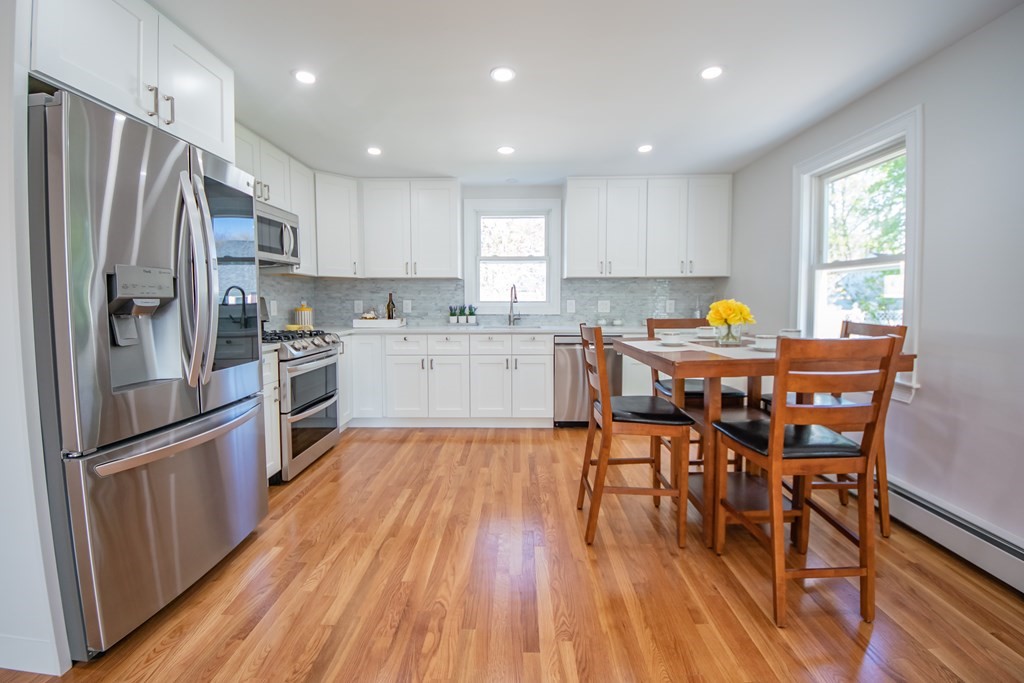 9 App Court Woburn, MA 01801 - Photo 6 of 38