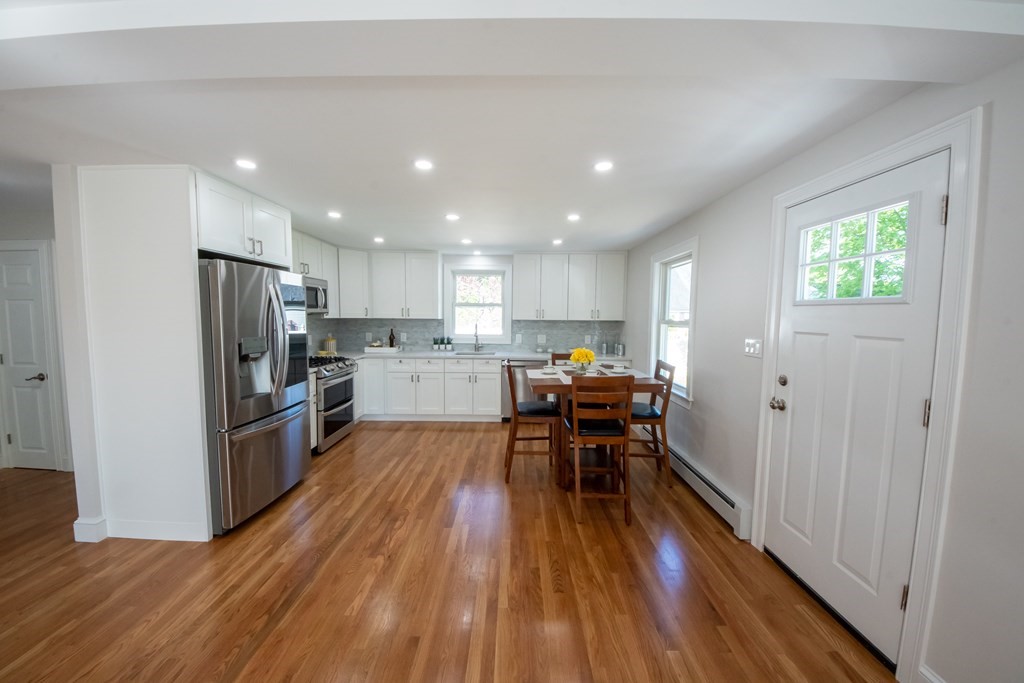 9 App Court Woburn, MA 01801 - Photo 10 of 38