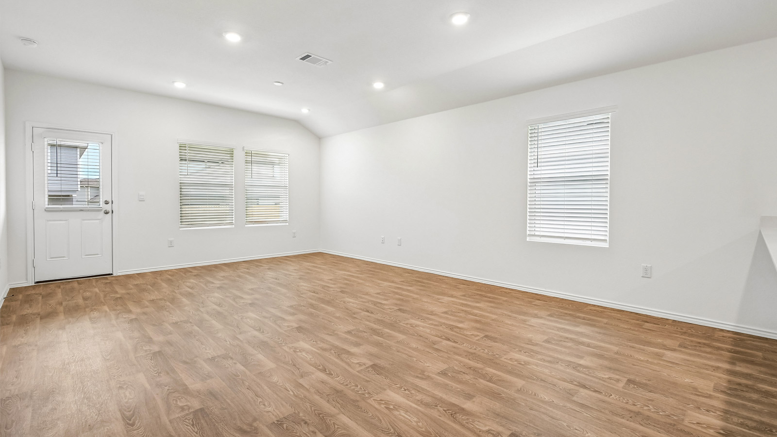 12101 Pike Bend Mustang Ridge, TX 78610 - Photo 6 of 27