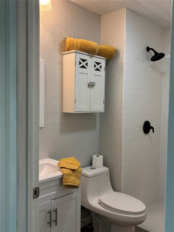 903 1st Street Bridgeport, TX 76426 - Photo 7 of 17 a bathroom with a toilet