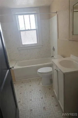 $2,600 | 136 Springville Avenue, Amherst, NY 14226