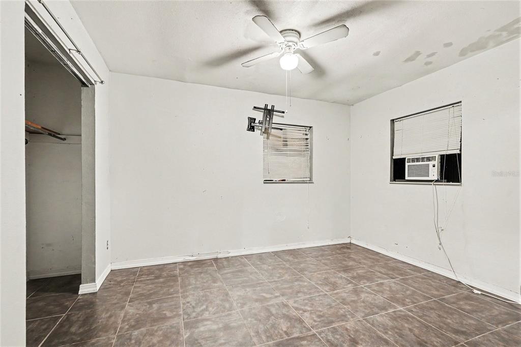 14925 Fisher Road Tampa, FL 33613 - Photo 10 of 24