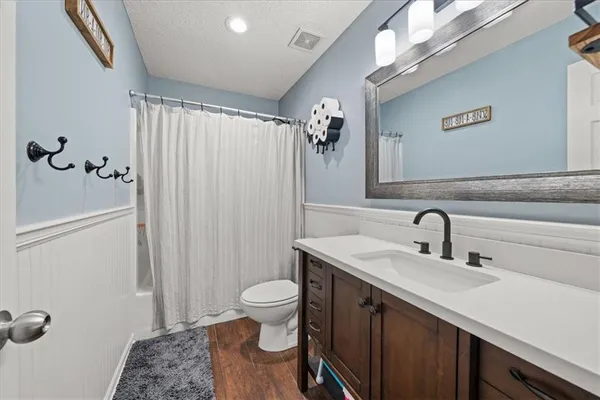 $415,000 | 803 Northwest Redbud Drive, Grain Valley, MO 64029