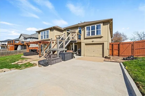 $415,000 | 803 Northwest Redbud Drive, Grain Valley, MO 64029