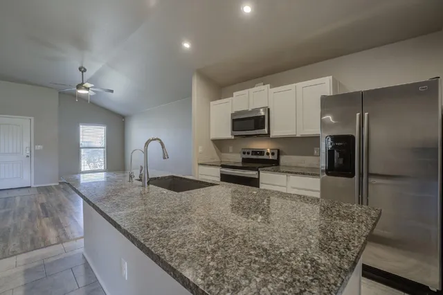 $1,550 | 13308 Ave V, Lubbock, TX 79423