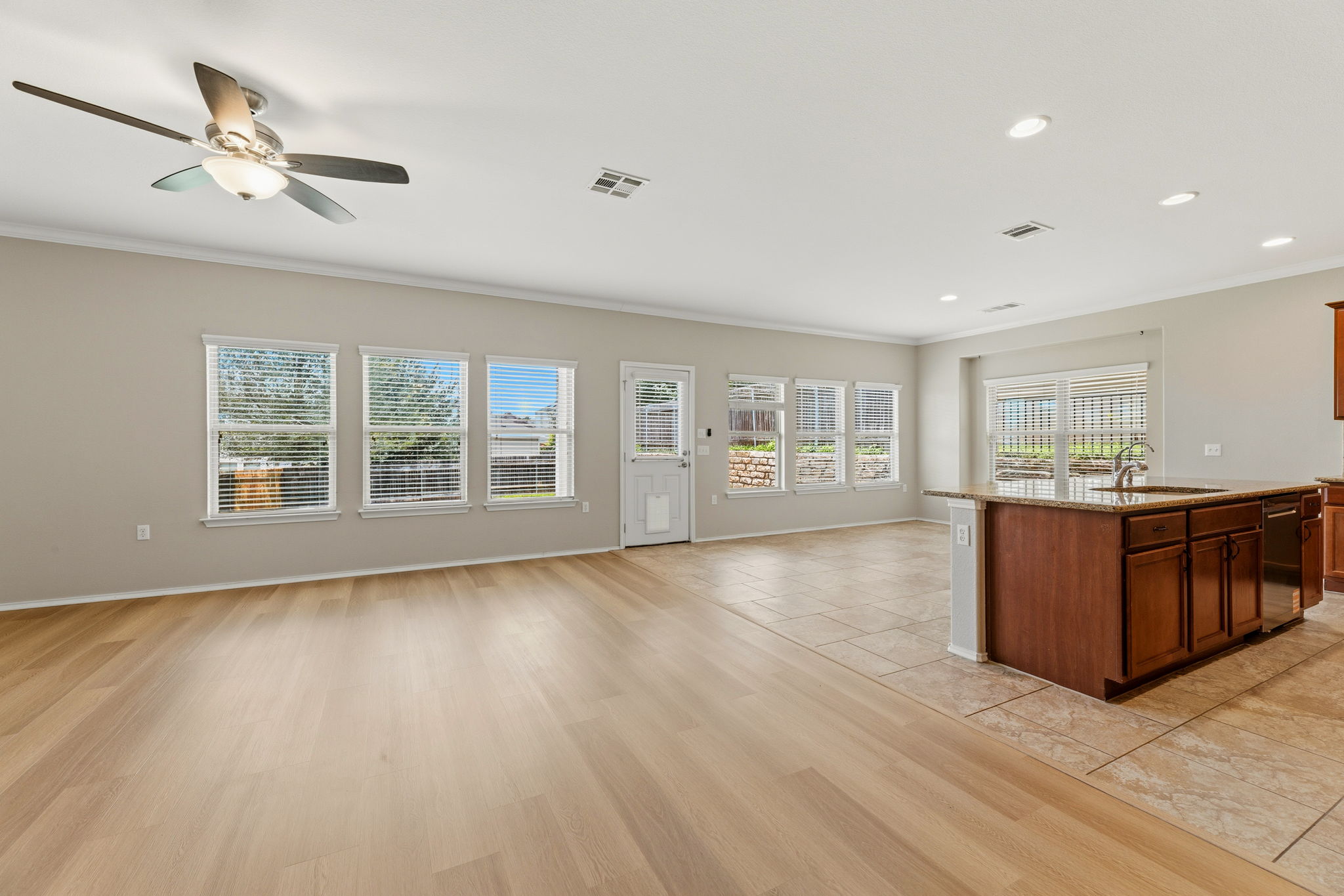 10217 Pinnacle Crest Loop Austin, TX 78747 - Photo 10 of 39