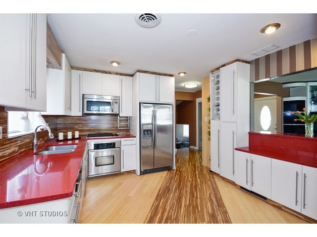 1344 Good Avenue Park Ridge, IL 60068 - Photo 5 of 17