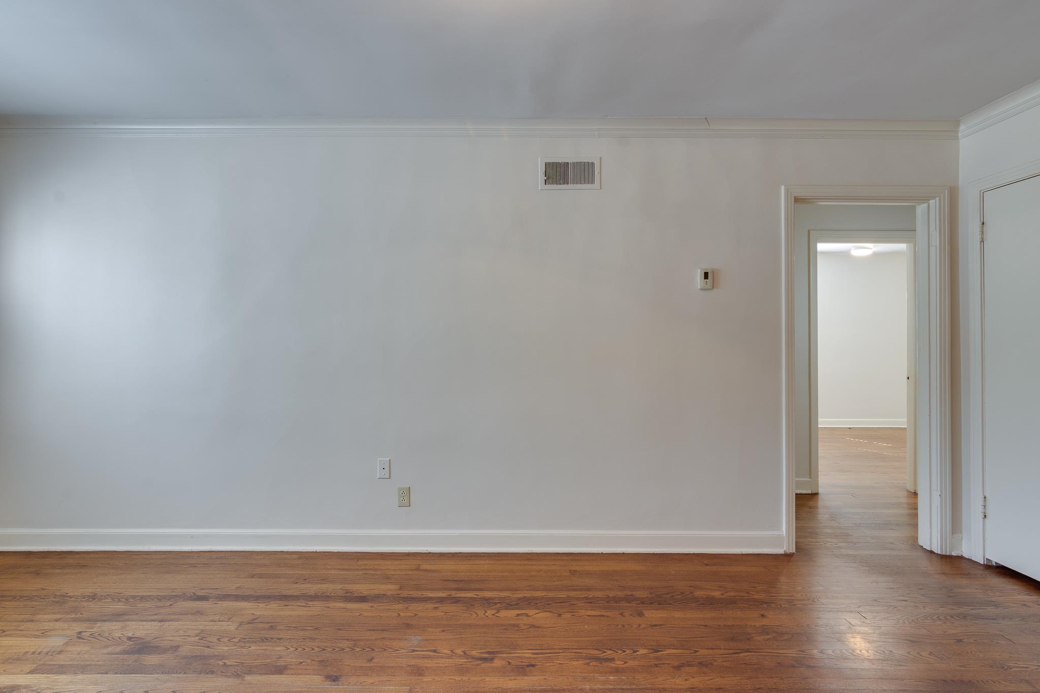 695 Berry Road Memphis, TN 38117 - Photo 4 of 32 a view of an empty room