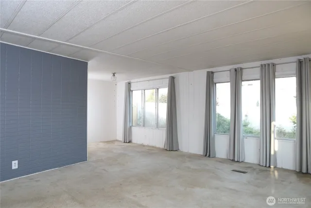 a view of entryway with front door